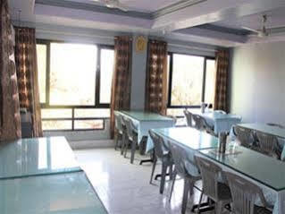 Hotel Madhuban Mahābaleshwar Kültér fotó